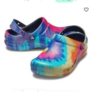 NWOT Crocs Bistro Graphic Work Clog Navy Tie Dye